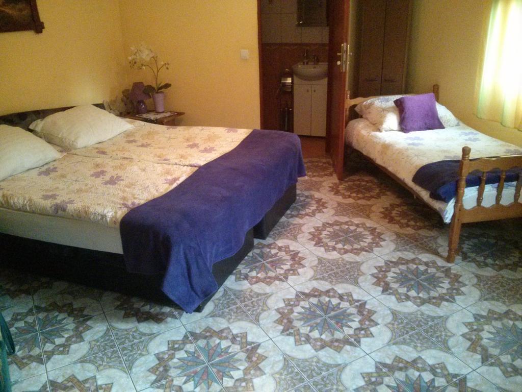 Zbójna Debra Bed and Breakfast Golejów Kamer foto